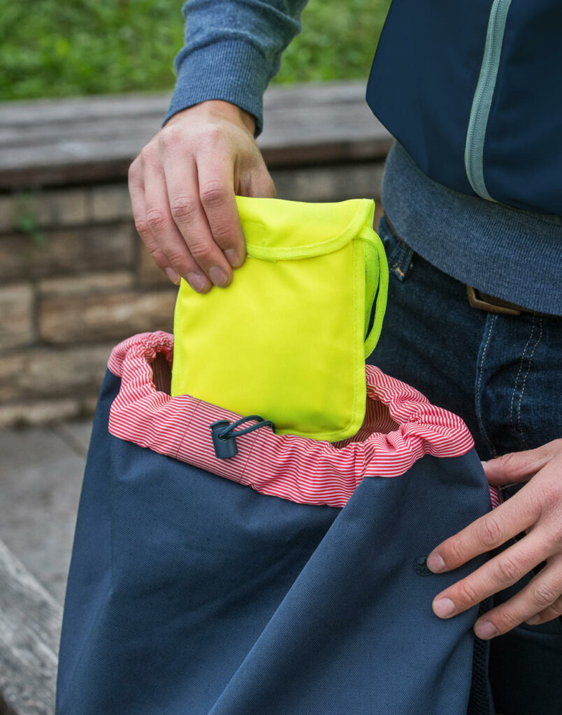 Basic Safety Vest in a Pouch “Mannheim”