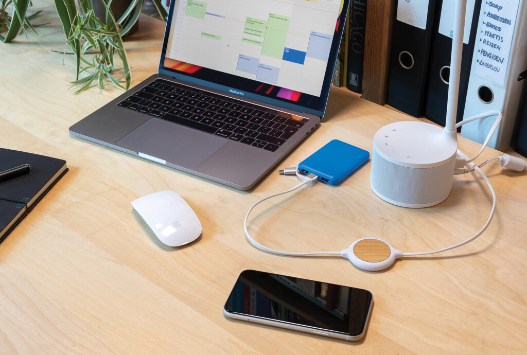 3-in-1 cable with 5W bamboo wireless charger