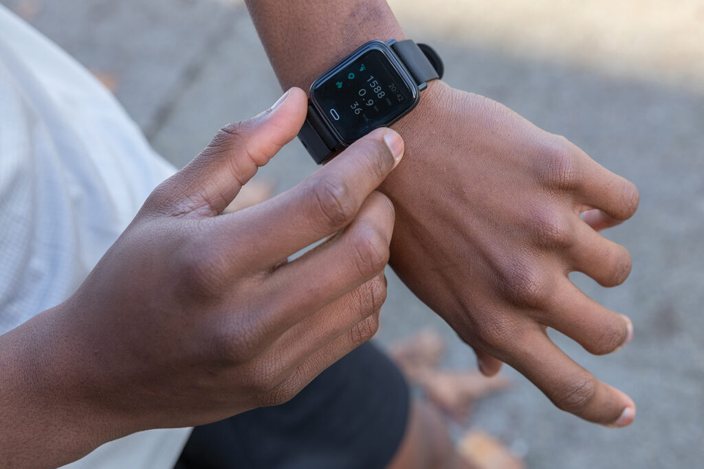 Montre connectée FIT en TPU recyclé RCS