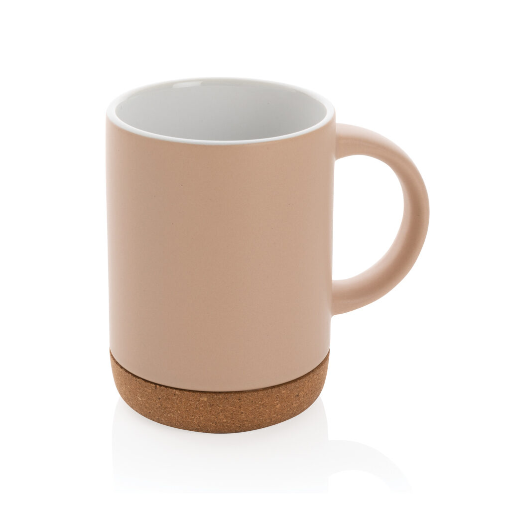 Ceramic mug with cork base