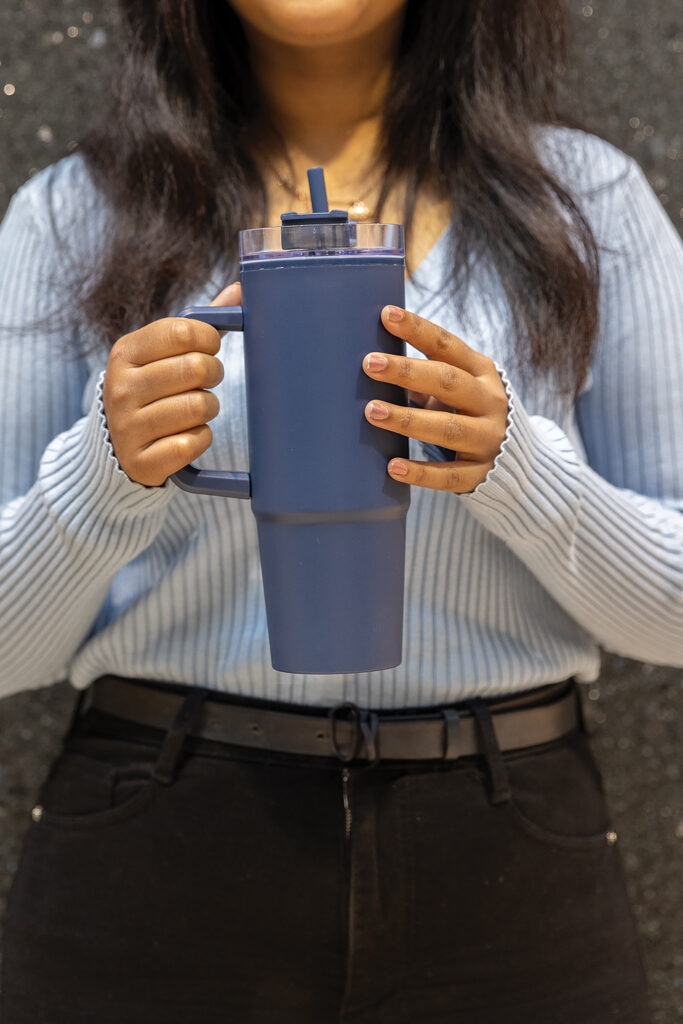 Mug 900ml avec poignée en plastique recyclé RCS Tana