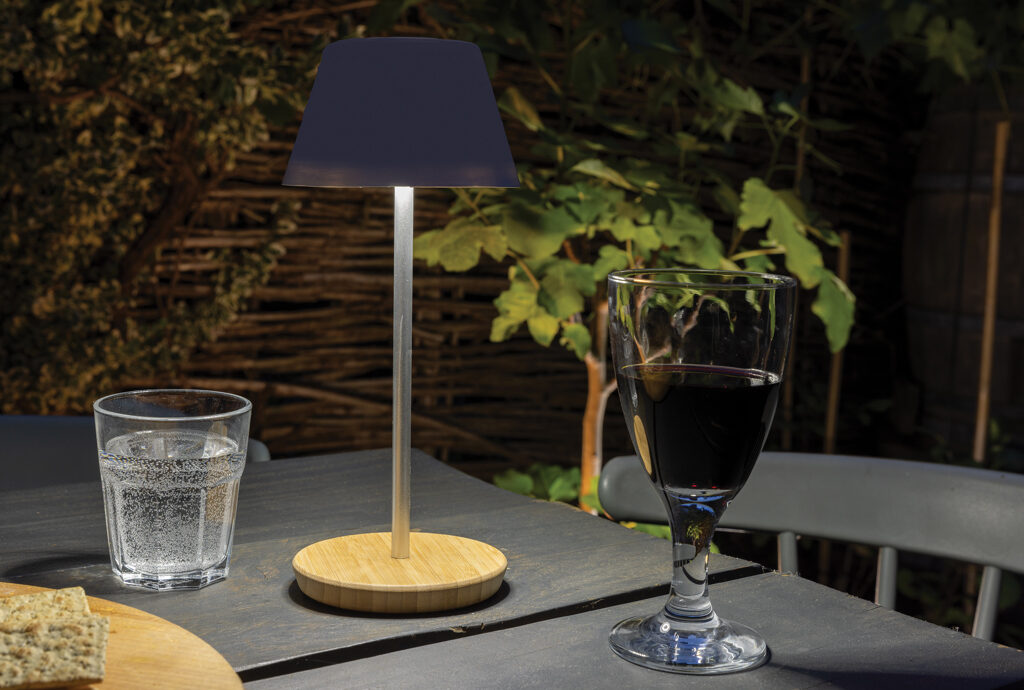 Lampe de table plastique RCS rechargeable par USB Pure Glow