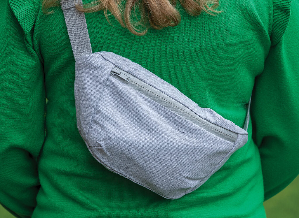 Sac banane en toile recyclée et non teintée Impact AWARE™