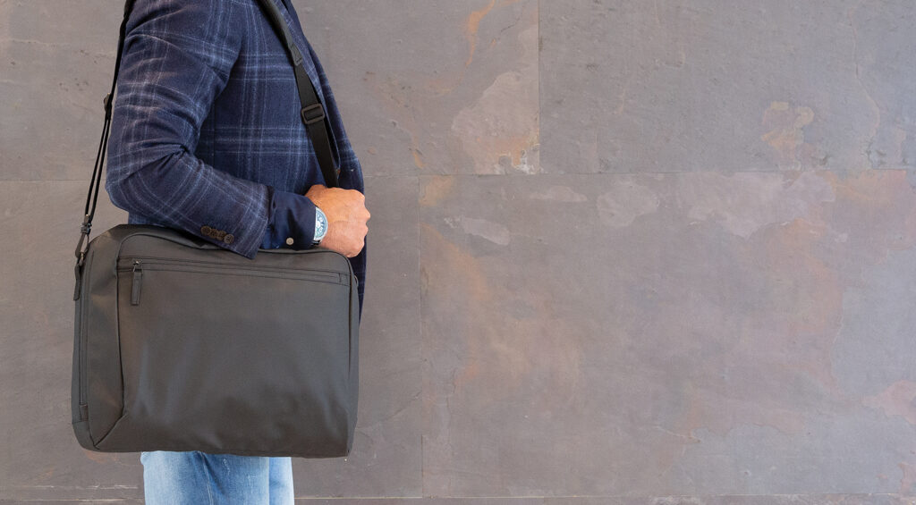 Fashion black 15.6″ laptop bag PVC free
