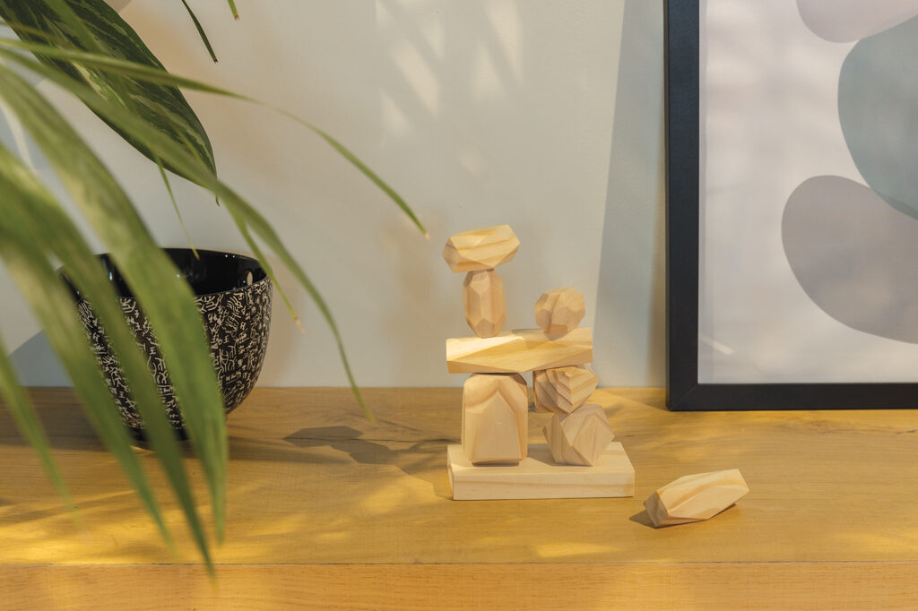 Ukiyo Crios wooden balancing rocks in pouch